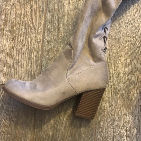 Boots - Picture 6 of 6